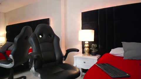 T H I A G O online show from 05/21/26, 04:30