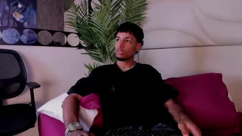 ThiagoFerreti online show from 11/12/25, 08:08