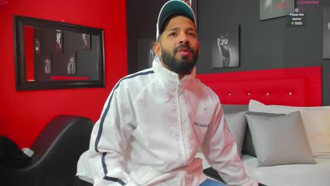 Thia Gomez online show from 03/04/25, 12:22