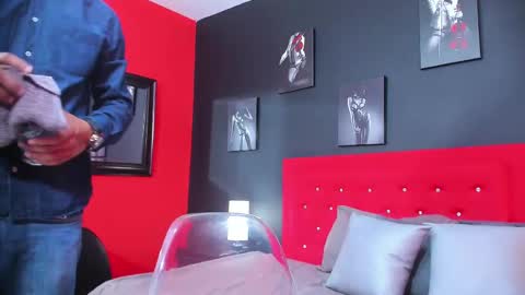 Thia Gomez online show from 03/08/25, 12:20