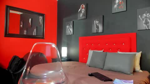 Thia Gomez online show from 09/11/25, 12:16