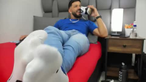 Snapshot of thiagomez17 chatting on 03/12/26, 07:31 Thia Gomez online show from 03/12/26, 07:31