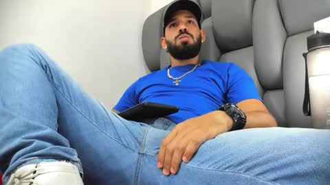 Snapshot of thiagomez17 chatting on 03/24/26, 07:08 Thia Gomez online show from 03/24/26, 07:08