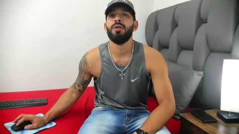 Snapshot of thiagomez17 chatting on 03/30/26, 07:04 Thia Gomez online show from 03/30/26, 07:04