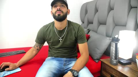 Snapshot of thiagomez17 chatting on 03/31/26, 07:36 Thia Gomez online show from 03/31/26, 07:36