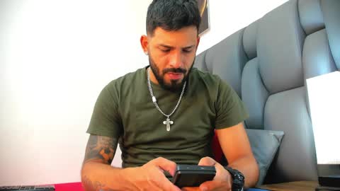 Snapshot of thiagomez17 chatting on 04/22/26, 07:48 Thia Gomez online show from 04/22/26, 07:48