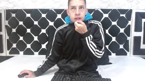 Thiago   online show from 02/15/25, 12:11