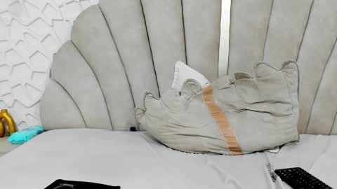 Snapshot of thiagos19 chatting on 03/11/26, 08:26 Thiago online show from 03/11/26, 08:26