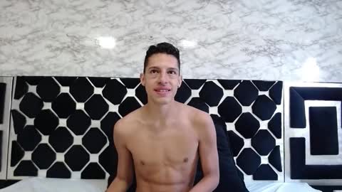 Snapshot of thiagos19 chatting on 03/16/26, 01:04 Thiago online show from 03/16/26, 01:04