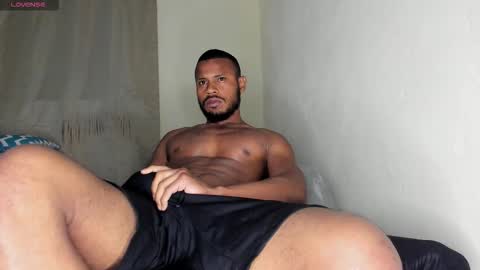 Snapshot of thiagosantos_ chatting on 11/27/25, 12:13 Thiago Instagram online show from 11/27/25, 12:13