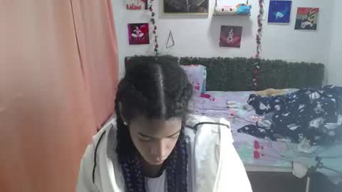 Snapshot of thiana_horny chatting on 06/16/26, 01:58 thiana_horny online show from 06/16/26, 01:58
