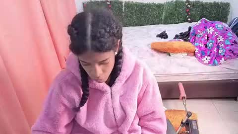Snapshot of thiana_horny chatting on 07/04/26, 12:33 thiana_horny online show from 07/04/26, 12:33