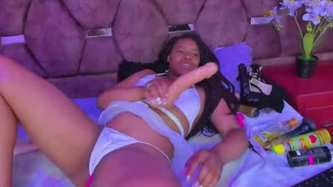 Snapshot of thiana_taylor chatting on 10/09/25, 09:57 thiana_taylor online show from 10/09/25, 09:57