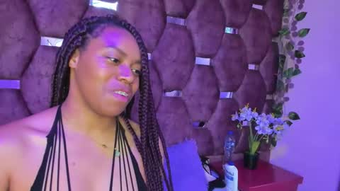 Snapshot of thiana_taylor chatting on 12/02/25, 08:26 thiana_taylor online show from 12/02/25, 08:26