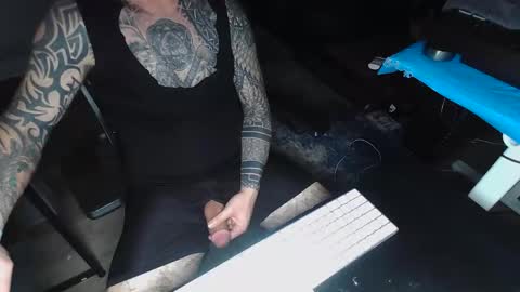 Snapshot of thicchogg chatting on 02/15/26, 07:16 thicchogg online show from 02/15/26, 07:16