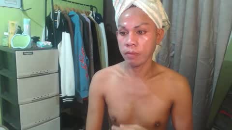 Snapshot of thick_bigcock13 chatting on 09/28/25, 12:49 gil online show from 09/28/25, 12:49