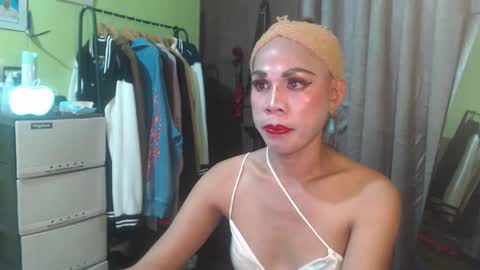 Snapshot of thick_bigcock13 chatting on 09/28/25, 01:27 gil online show from 09/28/25, 01:27