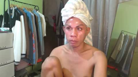 Snapshot of thick_bigcock13 chatting on 10/04/25, 12:30 gil online show from 10/04/25, 12:30