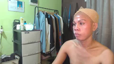 Snapshot of thick_bigcock13 chatting on 10/13/25, 06:02 gil online show from 10/13/25, 06:02