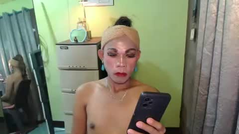 Snapshot of thick_bigcock13 chatting on 11/26/25, 07:26 gil online show from 11/26/25, 07:26