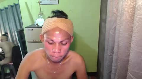 Snapshot of thick_bigcock13 chatting on 11/29/25, 08:28 gil online show from 11/29/25, 08:28