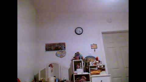 Snapshot of thickassazn93 chatting on 12/17/24, 09:27 thickassazn93 online show from 12/17/24, 09:27