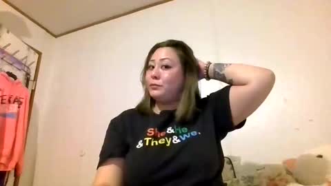 Snapshot of thickassazn93 chatting on 11/12/25, 12:44 thickassazn93 online show from 11/12/25, 12:44