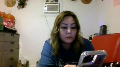 Snapshot of thickassazn93 chatting on 12/13/25, 10:15 thickassazn93 online show from 12/13/25, 10:15