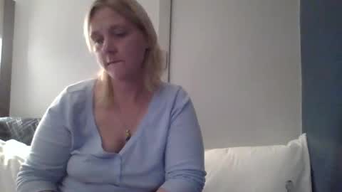 thickblonde_92 online show from 11/08/25, 09:09