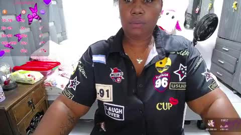 Snapshot of thickebonymilf chatting on 05/24/26, 09:14 XIOMARA online show from 05/24/26, 09:14