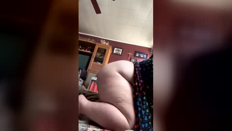 Snapshot of thickmamaanddaddy chatting on 03/23/26, 07:40 thickmamaanddaddy online show from 03/23/26, 07:40