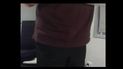 Snapshot of thickmelnik chatting on 01/09/26, 01:58 James online show from 01/09/26, 01:58