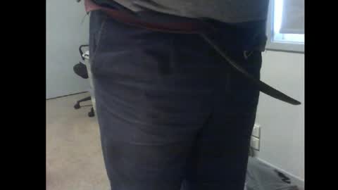 Snapshot of thickmelnik chatting on 04/24/26, 03:31 James online show from 04/24/26, 03:31