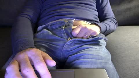 Snapshot of thickrum chatting on 03/29/26, 10:54 Thickru online show from 03/29/26, 10:54