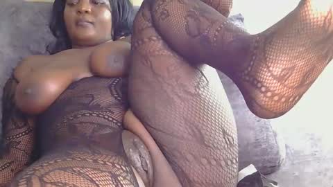 Snapshot of thicky_babes chatting on 04/24/26, 08:00 thicky_babes online show from 04/24/26, 08:00