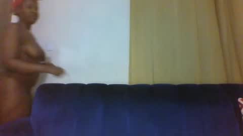 Snapshot of thickyannah2 chatting on 10/07/25, 02:09 thickyannah online show from 10/07/25, 02:09