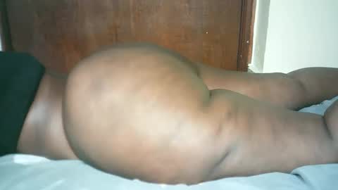 thickybabe_05 online show from 01/28/25, 12:00