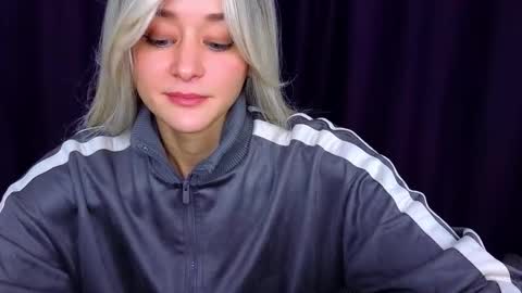 thief_of_hearts_ online show from 10/02/25, 11:45