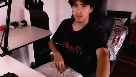 Snapshot of thieves_us chatting on 12/19/24, 05:50 thieves_us online show from 12/19/24, 05:50