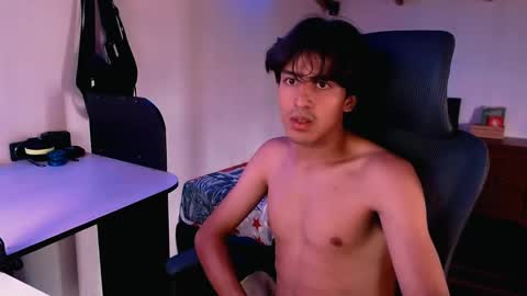 Snapshot of thieves_us chatting on 12/23/24, 05:11 thieves_us online show from 12/23/24, 05:11