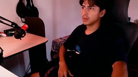 Snapshot of thieves_us chatting on 01/12/25, 04:50 thieves_us online show from 01/12/25, 04:50