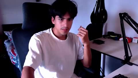 Snapshot of thieves_us chatting on 01/19/25, 05:49 thieves_us online show from 01/19/25, 05:49