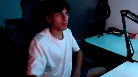 Snapshot of thieves_us chatting on 01/20/25, 05:04 thieves_us online show from 01/20/25, 05:04