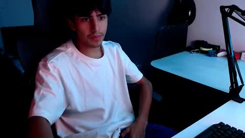 Snapshot of thieves_us chatting on 01/20/25, 12:39 thieves_us online show from 01/20/25, 12:39