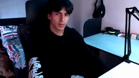 Snapshot of thieves_us chatting on 01/25/25, 08:10 thieves_us online show from 01/25/25, 08:10