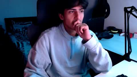 Snapshot of thieves_us chatting on 01/27/25, 03:18 thieves_us online show from 01/27/25, 03:18