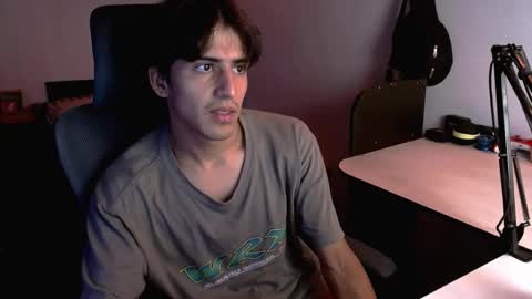 Snapshot of thieves_us chatting on 02/05/25, 10:01 thieves_us online show from 02/05/25, 10:01