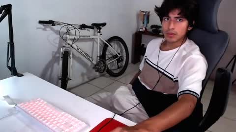 Snapshot of thieves_us chatting on 09/08/25, 05:12 thieves_us online show from 09/08/25, 05:12