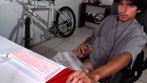 Snapshot of thieves_us chatting on 09/18/25, 04:03 thieves_us online show from 09/18/25, 04:03