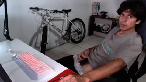 Snapshot of thieves_us chatting on 09/22/25, 10:45 thieves_us online show from 09/22/25, 10:45